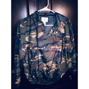 Forever 21 Camo Windbreaker Size Small